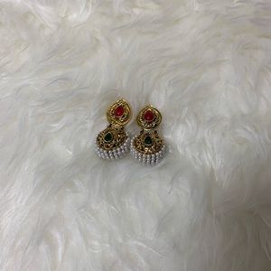 Indian/pakistani  artificial jewelry.